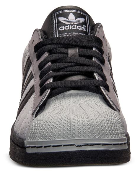 grijze adidas sneakers|Amazon.com: Men's Adidas Grey Sneakers.